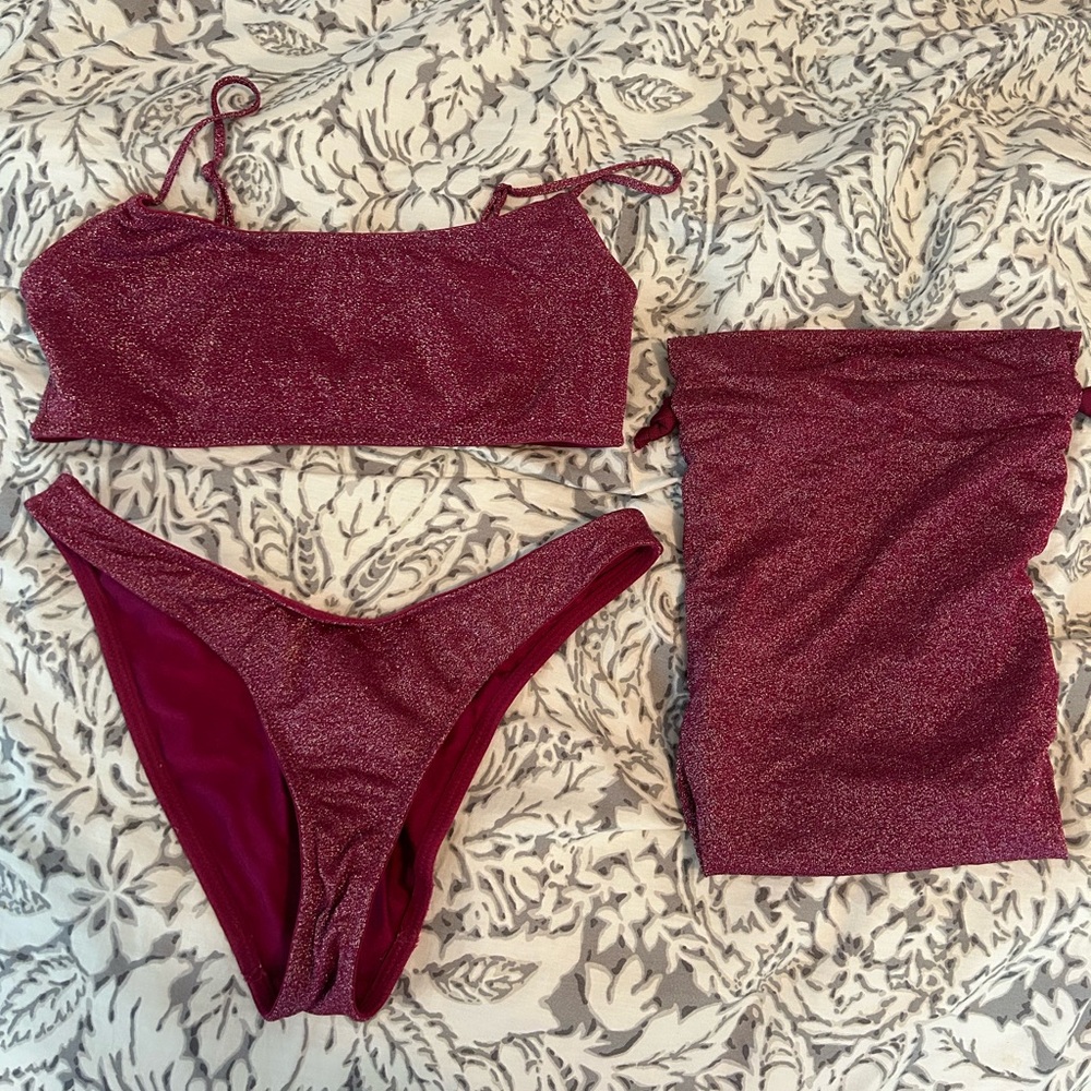 Triangl matching top and bottom with beach bag